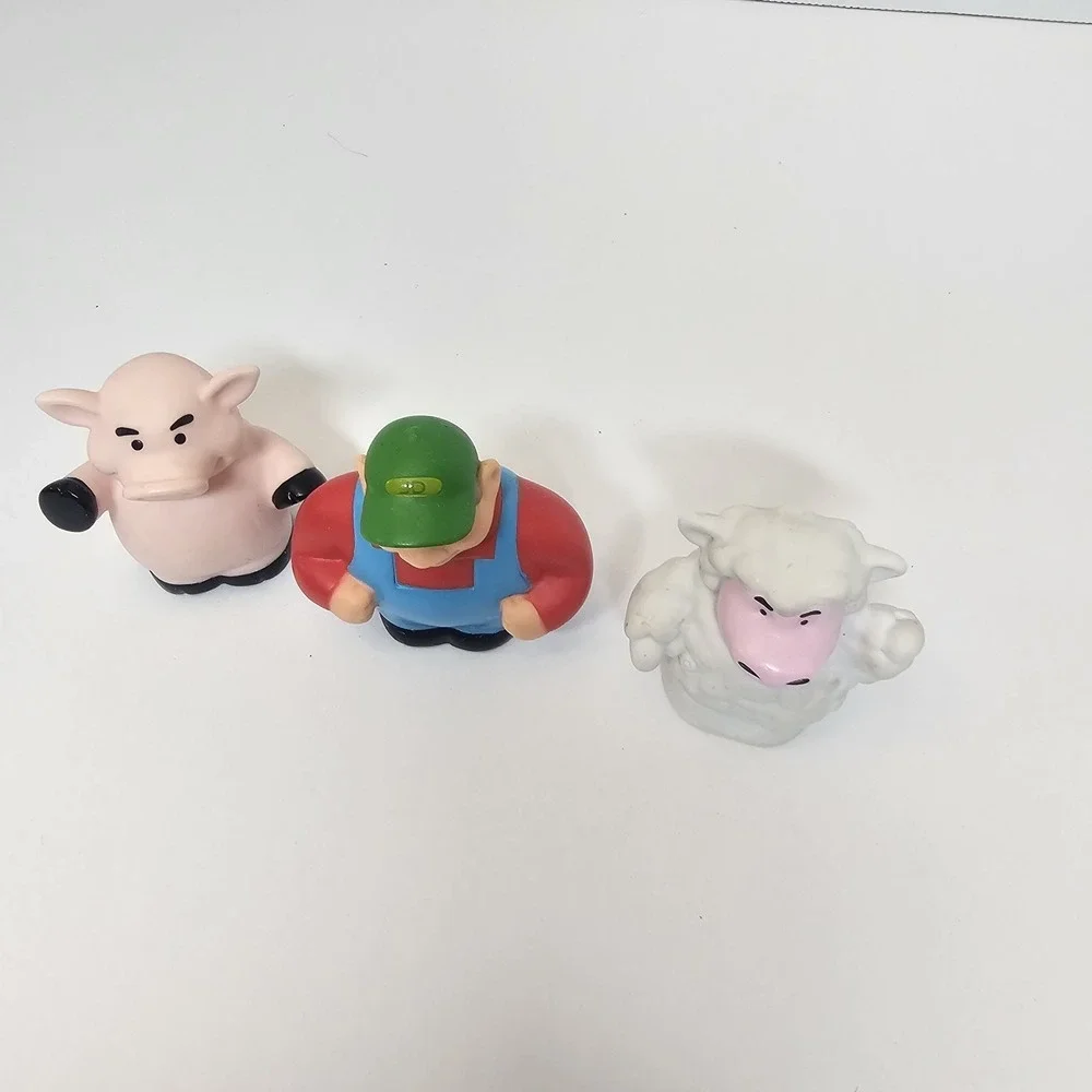 Tomy  3 Piece‎ Replacement Figures for John Deere hayride Toy